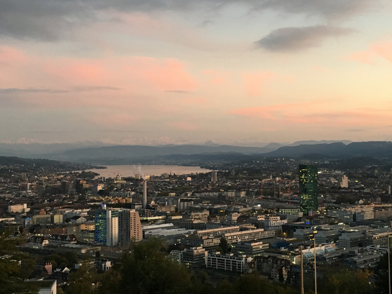 Die Stadt Zürich in Abendstimmung