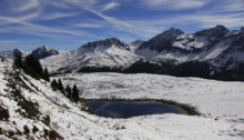 Wie ein Zuckerguss überzieht der erste Schnee die Landschaft